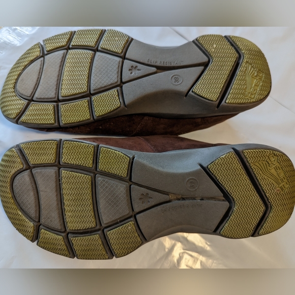 Dansko Slip Resistant Brown and Green, Leather Shoes, Size 39 - Picture 7 of 9
